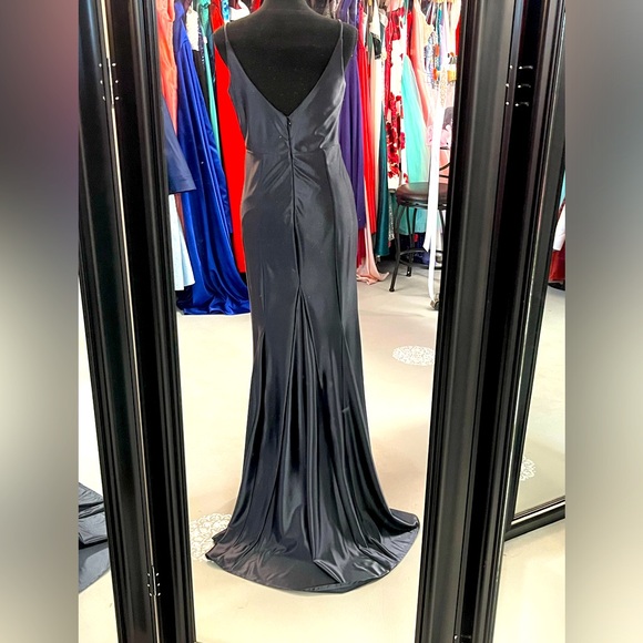 Long dress - Picture 3 of 3